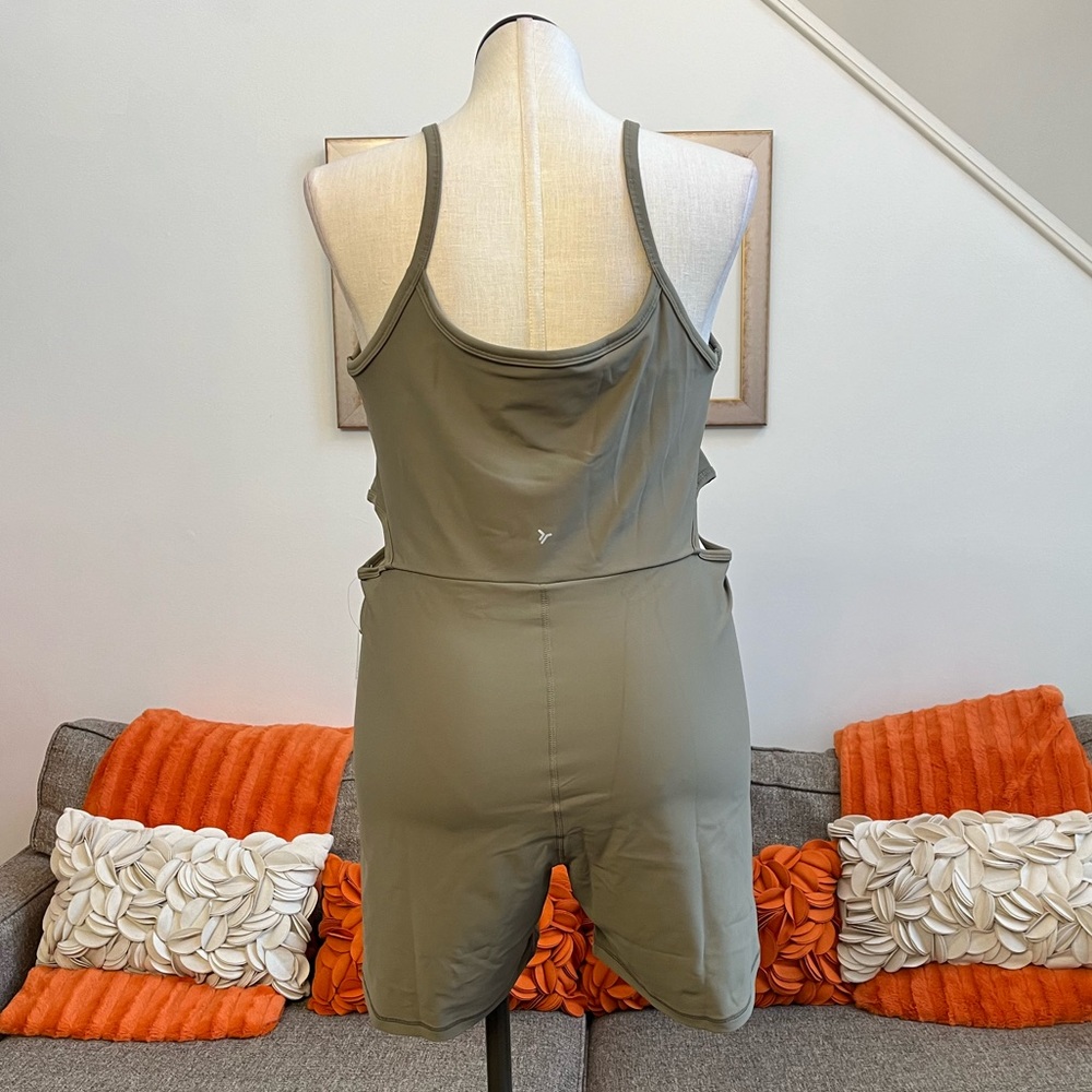 ❣️🆕Old Navy PowerSoft Cutout-Waist Bodysuit for Women -- 6-inch inseam❣️ - Picture 8 of 11